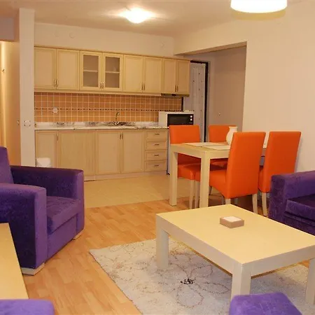 Tuntas Altinkum Lejlighedshotel