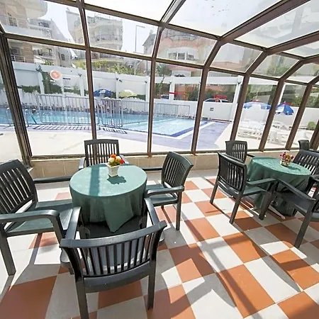 Tuntas Altinkum 公寓式酒店 3*