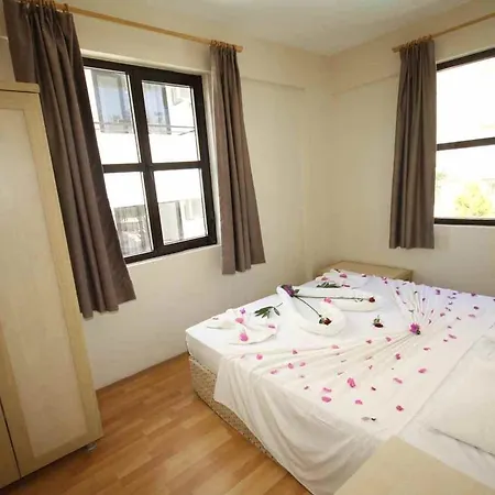 Tuntas Altinkum Apartahotel